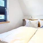 Haus Sonnenschein בית נופש *