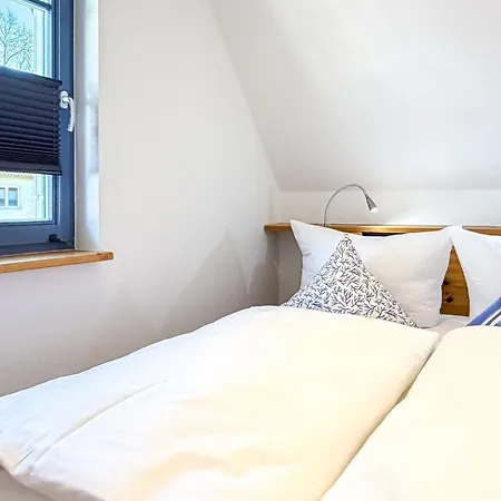 Haus Sonnenschein 度假居 *